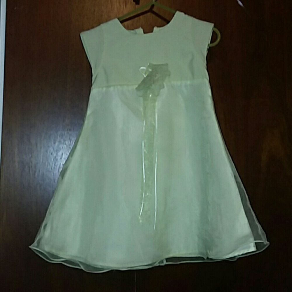 Girls dress